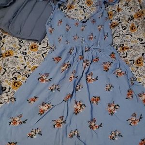 Dress. Ruched shoulders